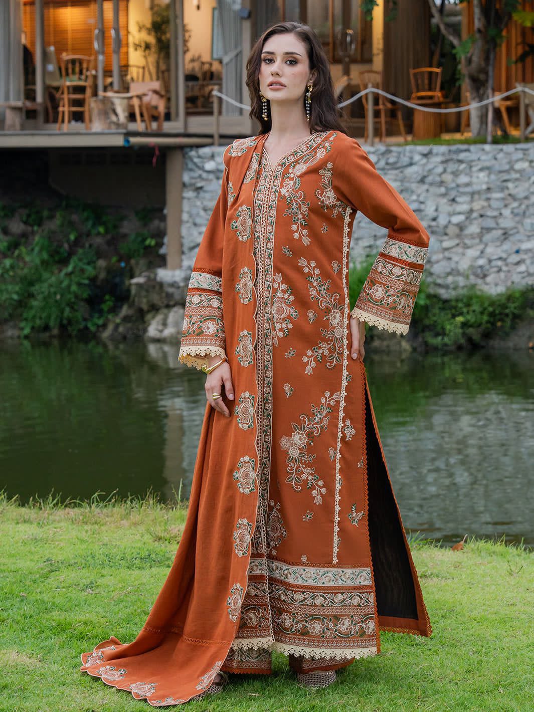 Batik NF 428 Dhanak suit back