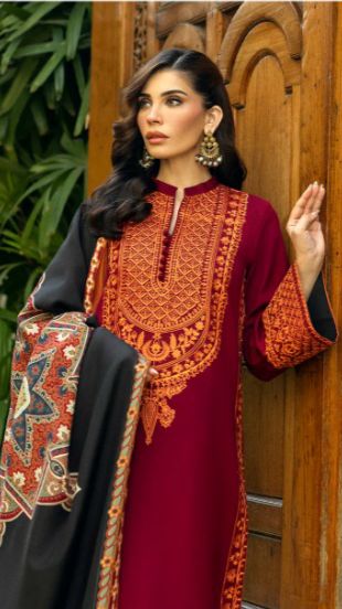 Shop the Zainab Chottani luxury embroidered lawn suit with digital diamond print dupatta. Order now from IZ Pattern and Place.