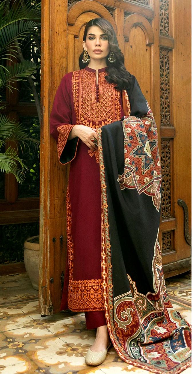 Shop the Zainab Chottani luxury embroidered lawn suit with digital diamond print dupatta. Order now from IZ Pattern and Place.