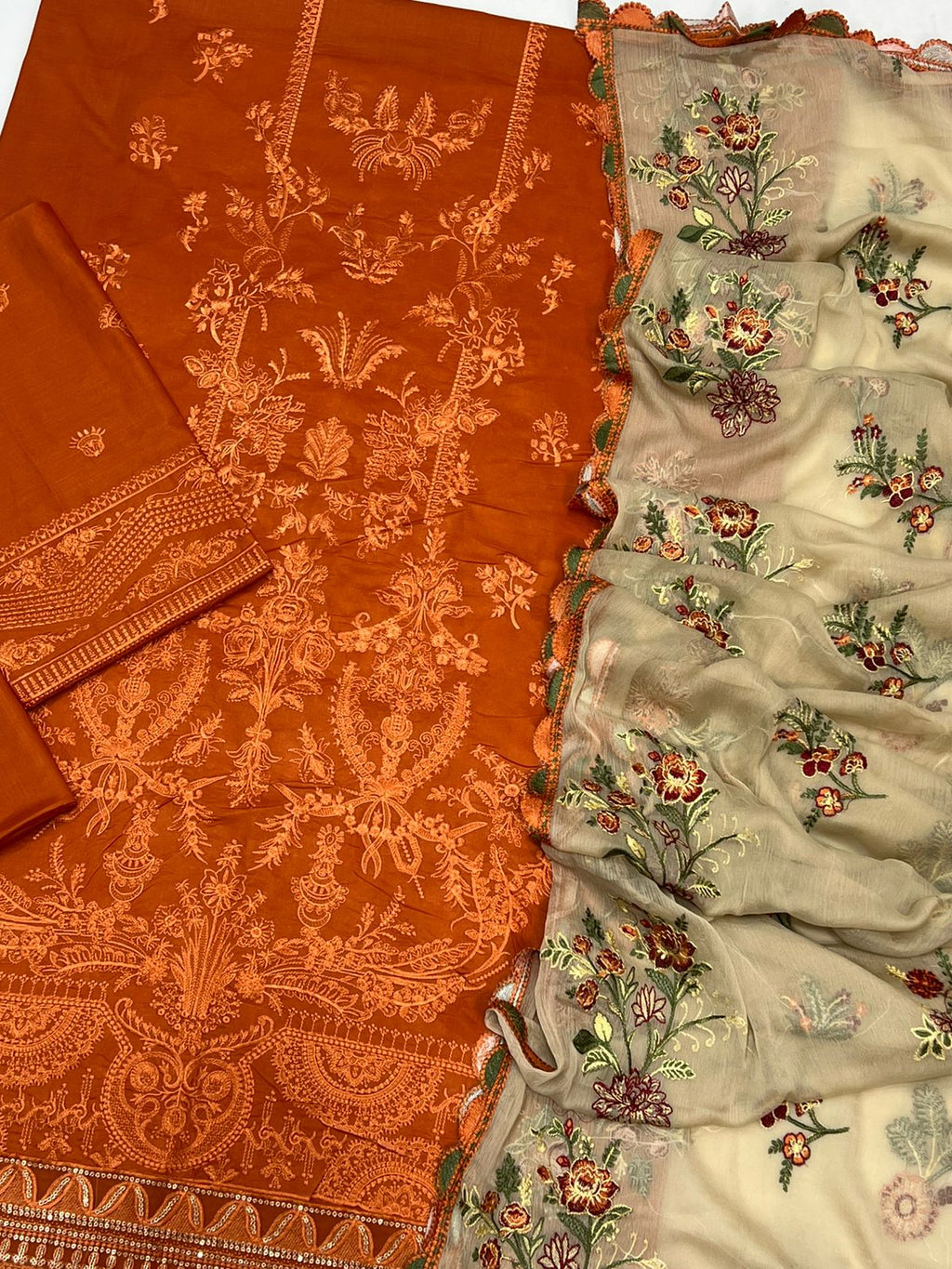 Shop the Baroque Summer Collection 2026 lawn 3-piece suit with heavy embroidery and a ready-to-wear Bamber chiffon cutwork dupatta. Order now from IZ Pattern and Place.