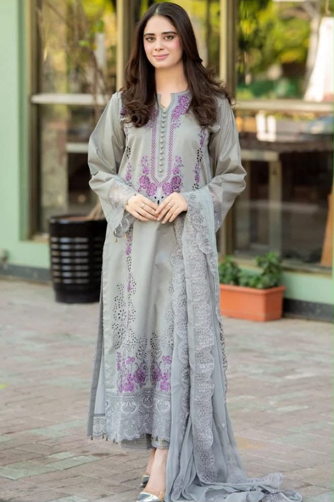 Mushq Dhanak 3003 embroidery detail